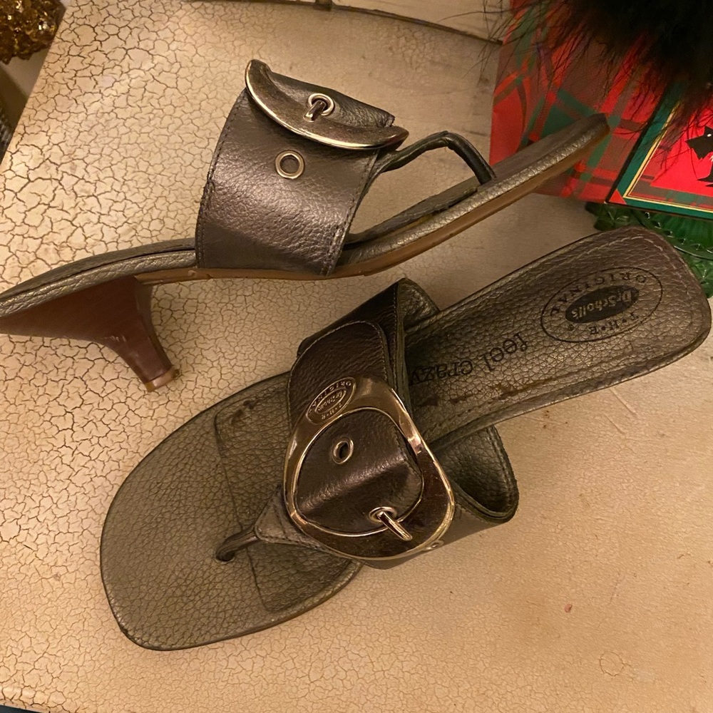 FINAL MARKDOWN Silver buckle sandals 👡
